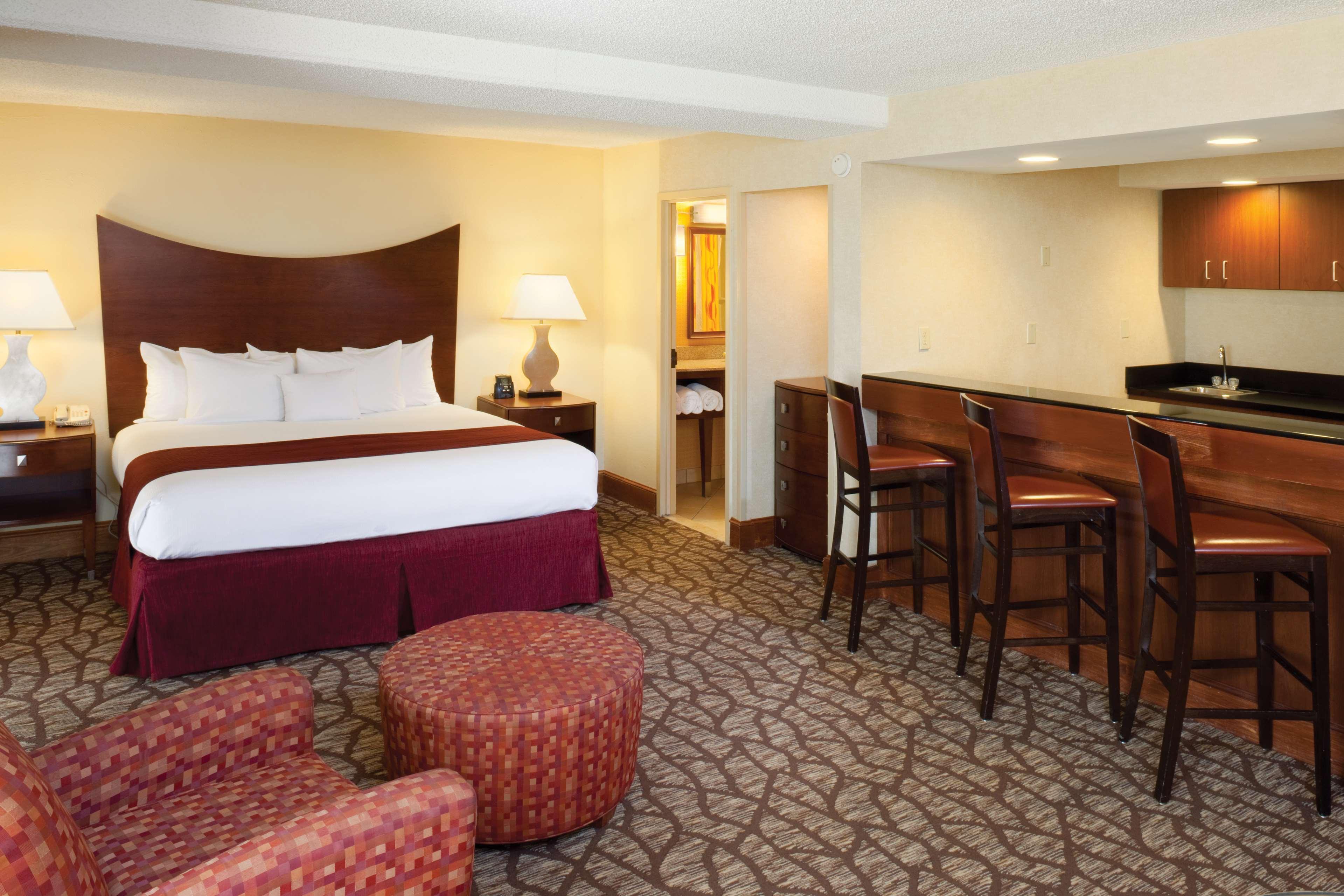 Doubletree By Hilton Johnson City Extérieur photo