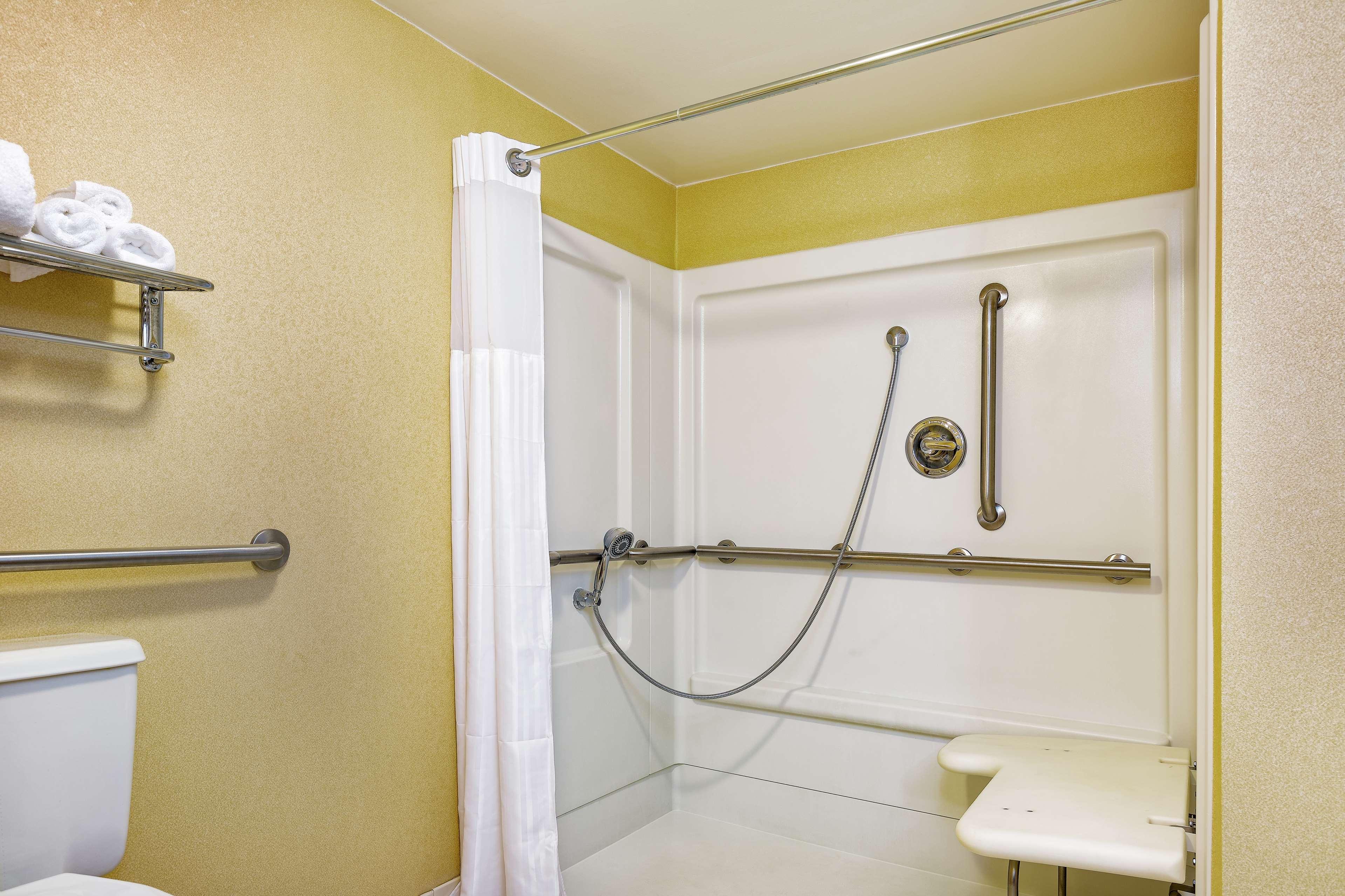 Doubletree By Hilton Johnson City Extérieur photo
