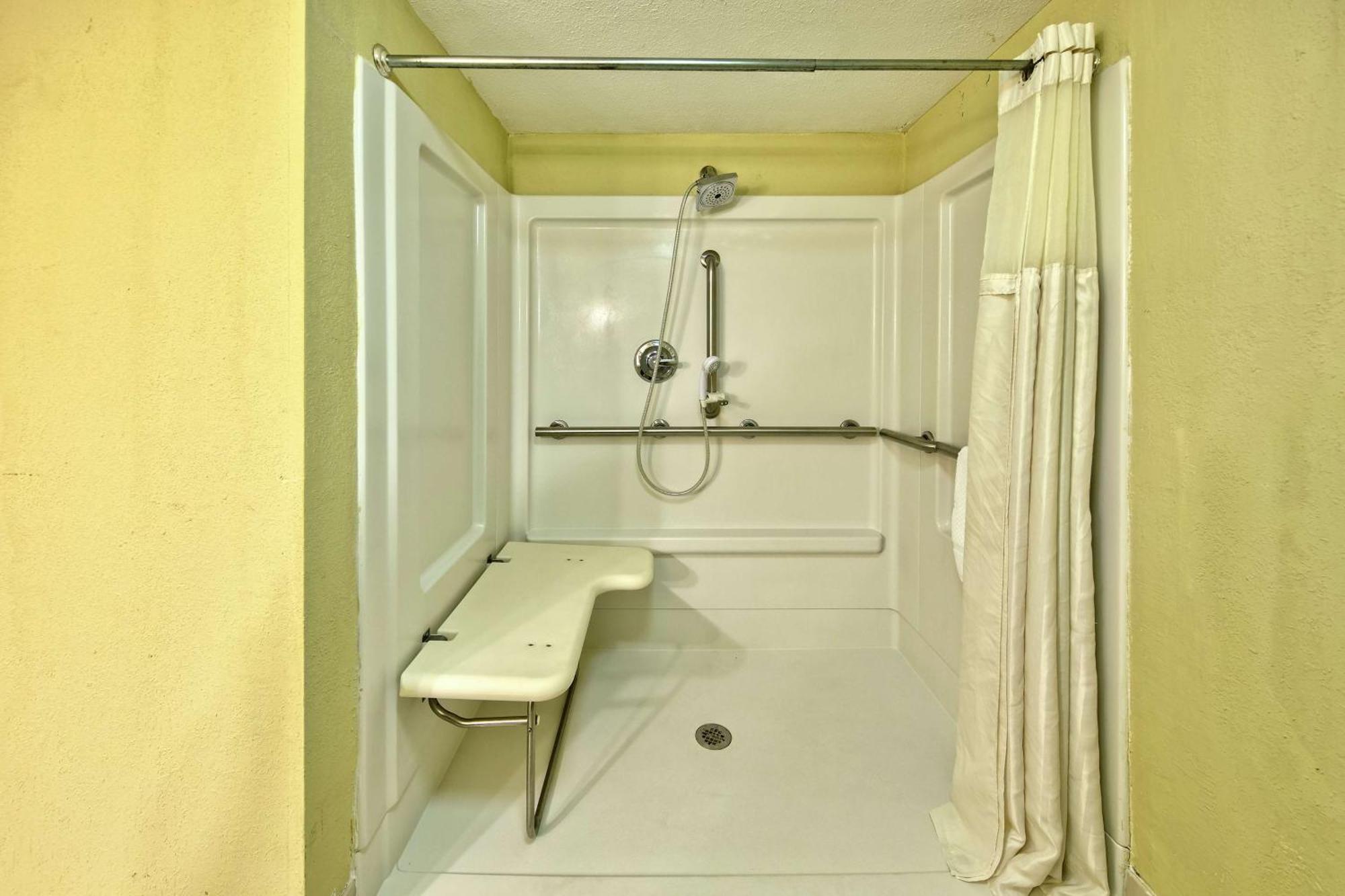 Doubletree By Hilton Johnson City Extérieur photo