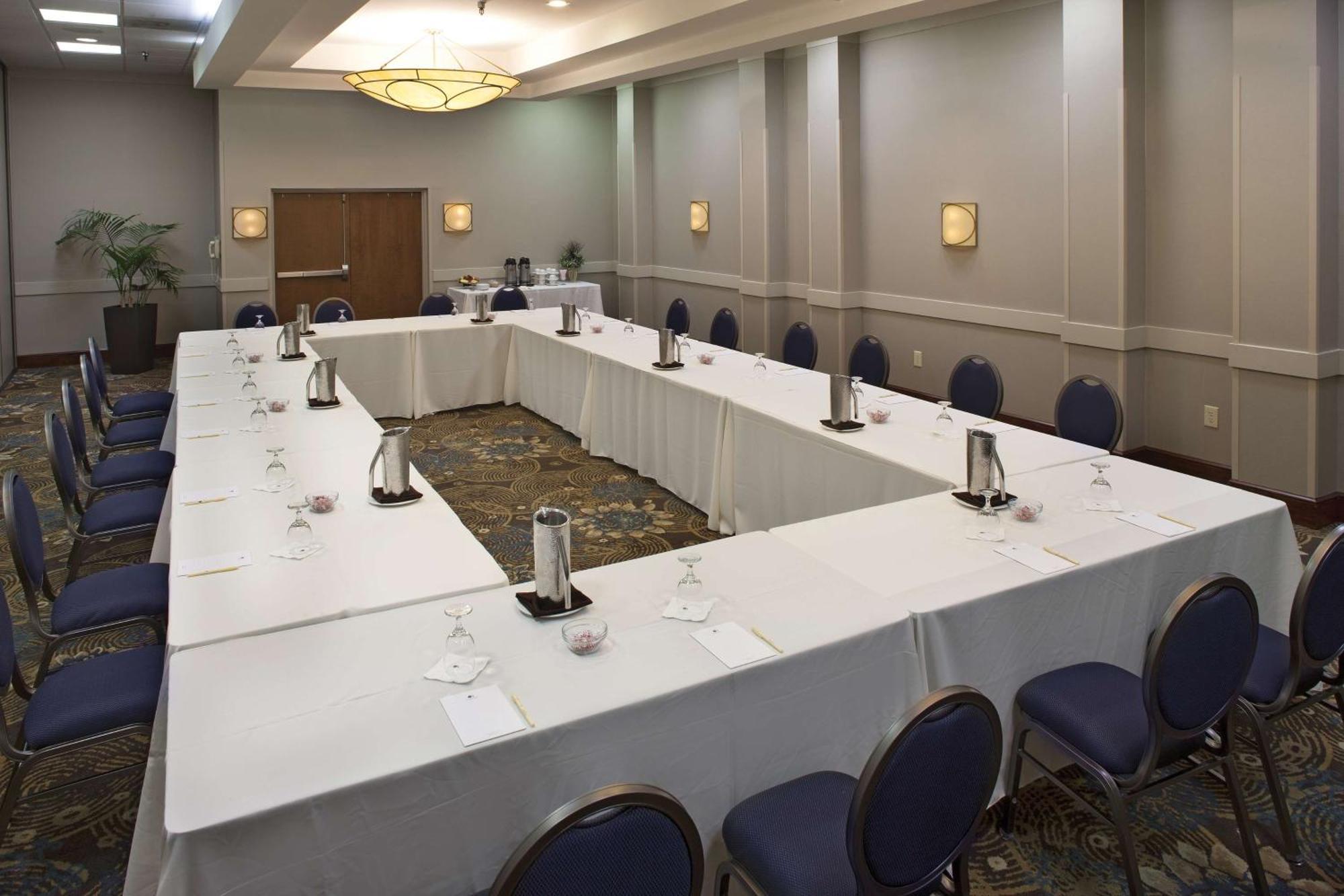 Doubletree By Hilton Johnson City Extérieur photo