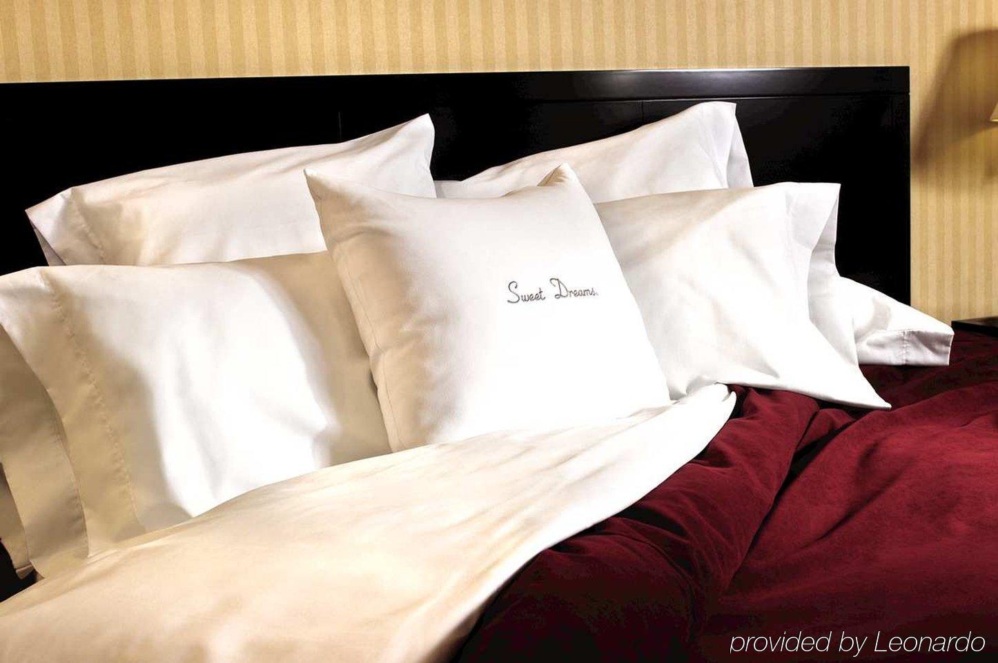 Doubletree By Hilton Johnson City Chambre photo