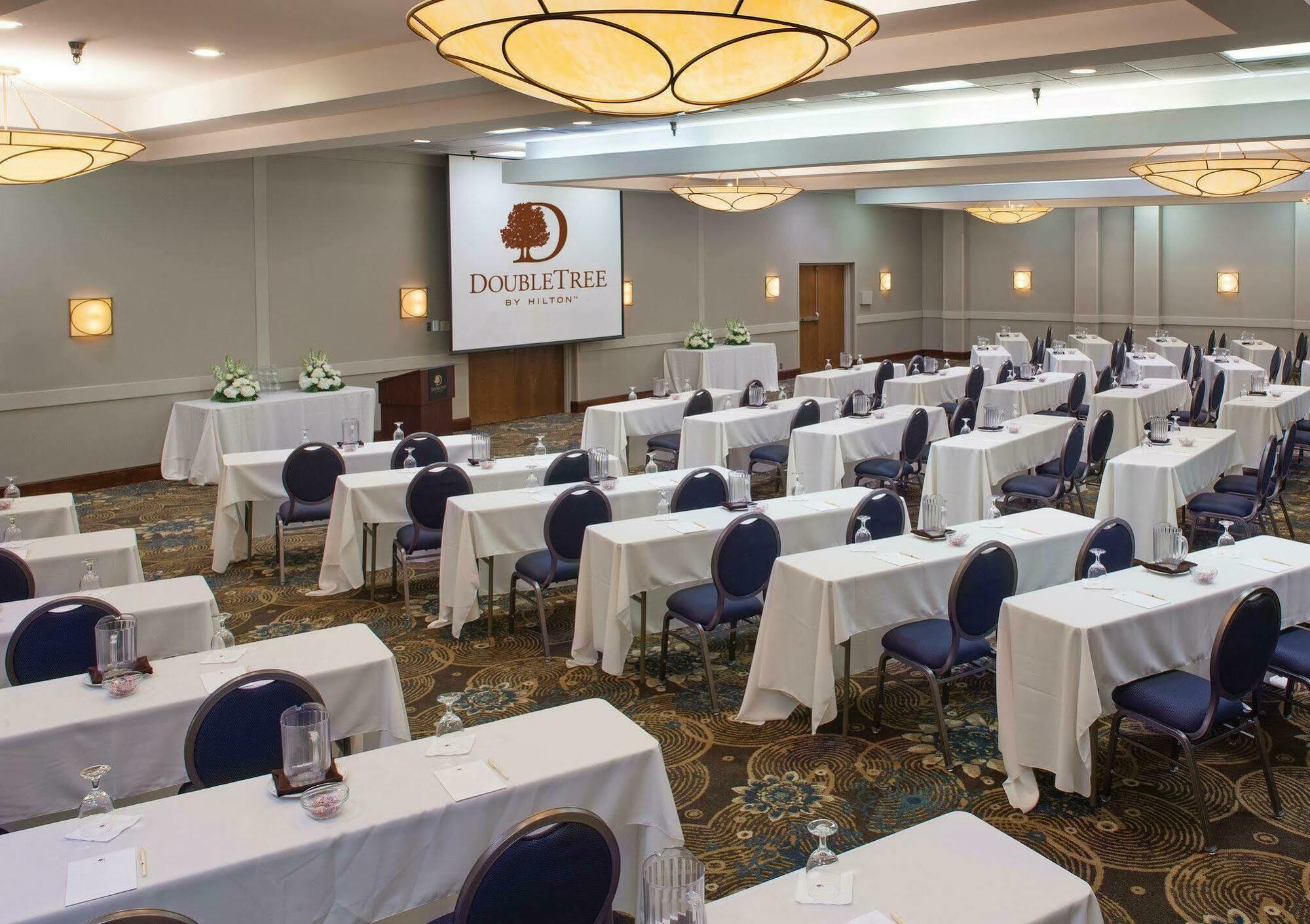Doubletree By Hilton Johnson City Extérieur photo