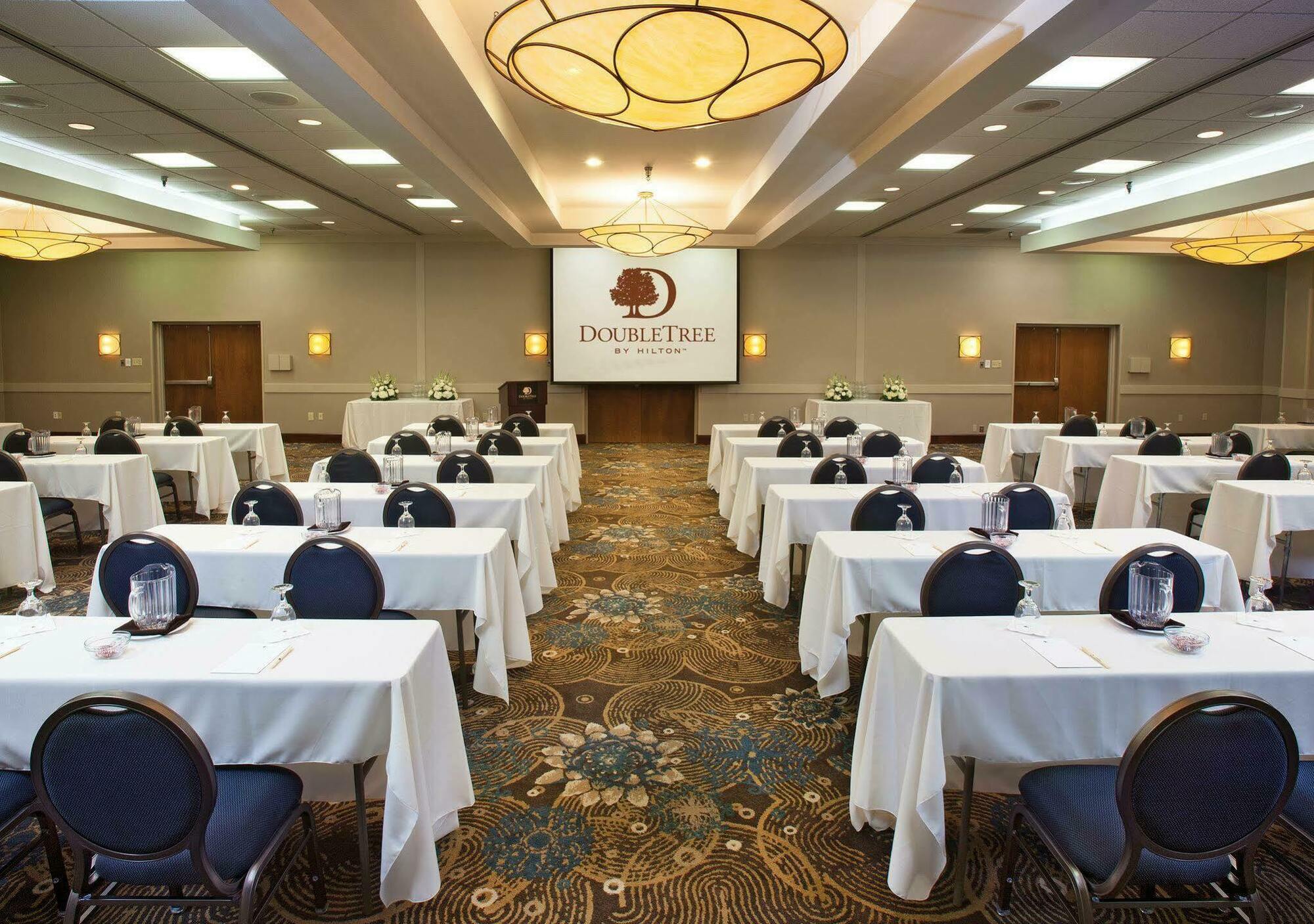 Doubletree By Hilton Johnson City Extérieur photo